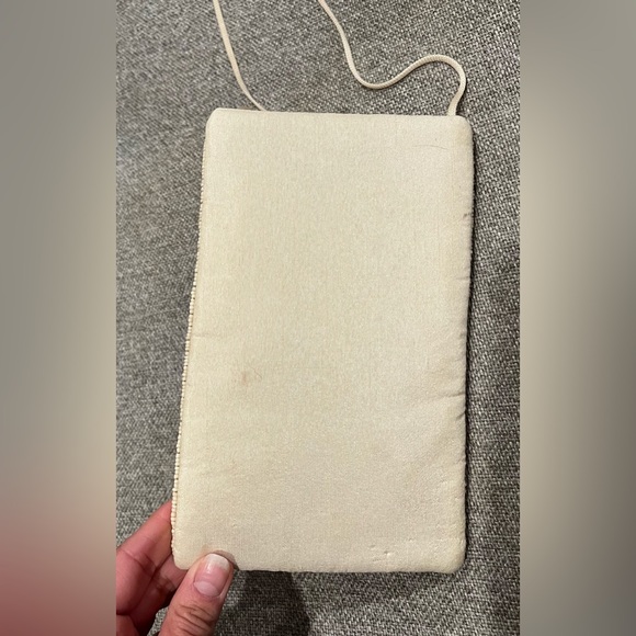 Beaded Bee Insect Design Pouch - Picture 3 of 3